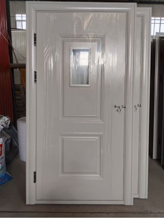 海北学校教室门