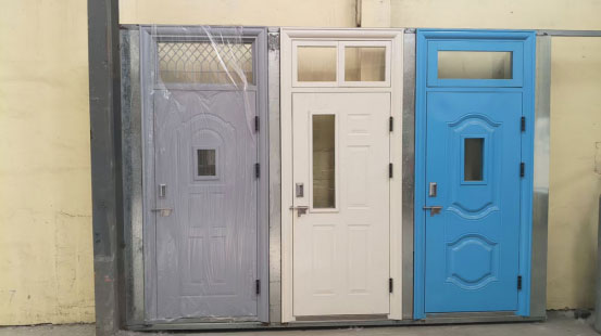 海北学校教室门