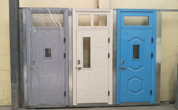 海北学校教室门