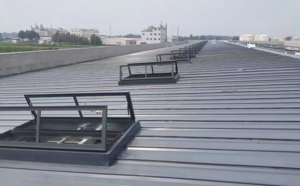 某中学室内体育馆海北排烟窗改造项目