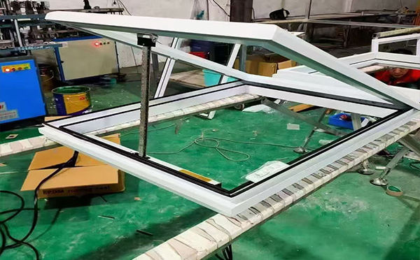 某地下车库出入口海北排烟窗配置工程