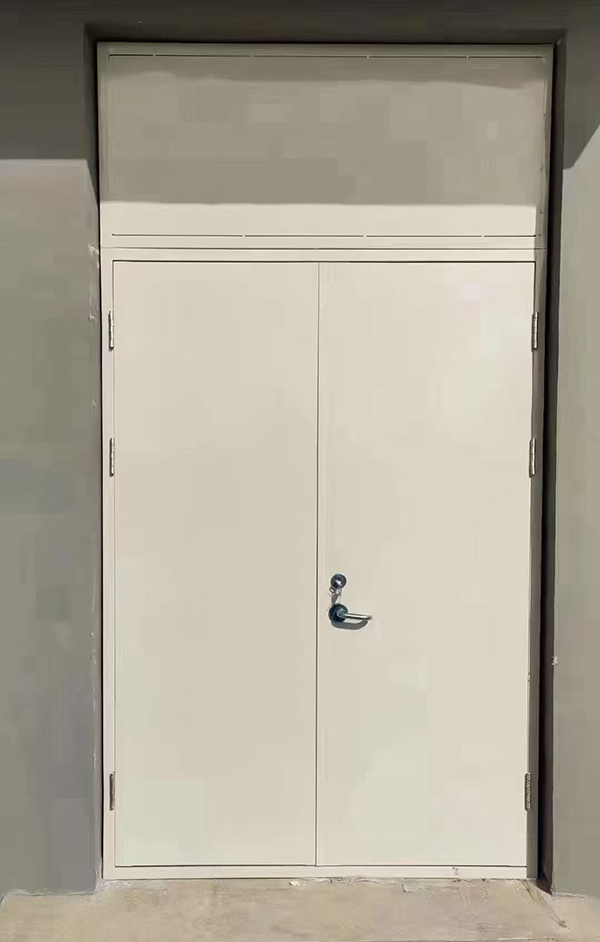 展览馆项目完成大跨度海北防火门安装